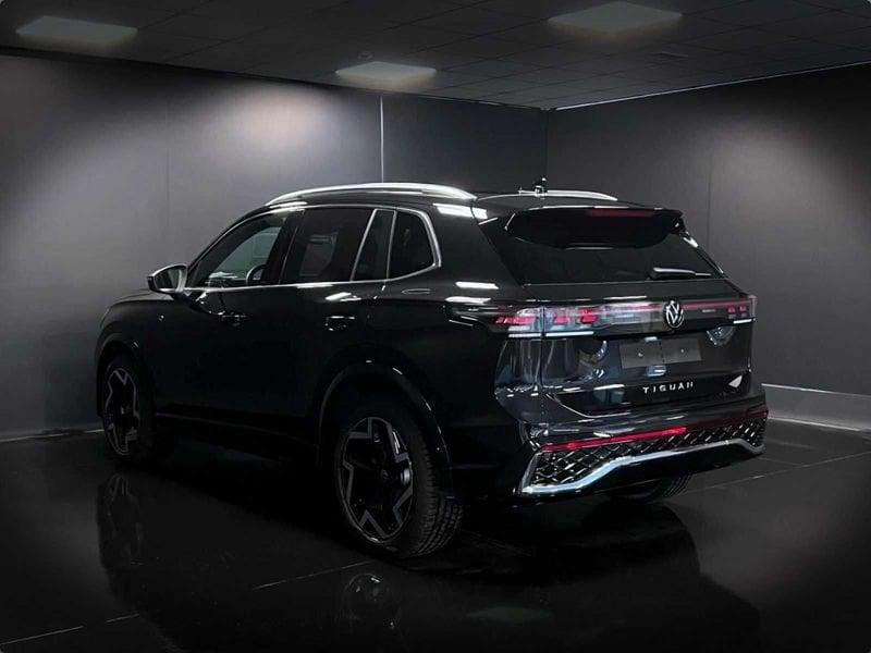 Volkswagen Tiguan 2.0 TDI 150 CV EVO SCR DSG R-Line Camera 360° Matrix Led 19"