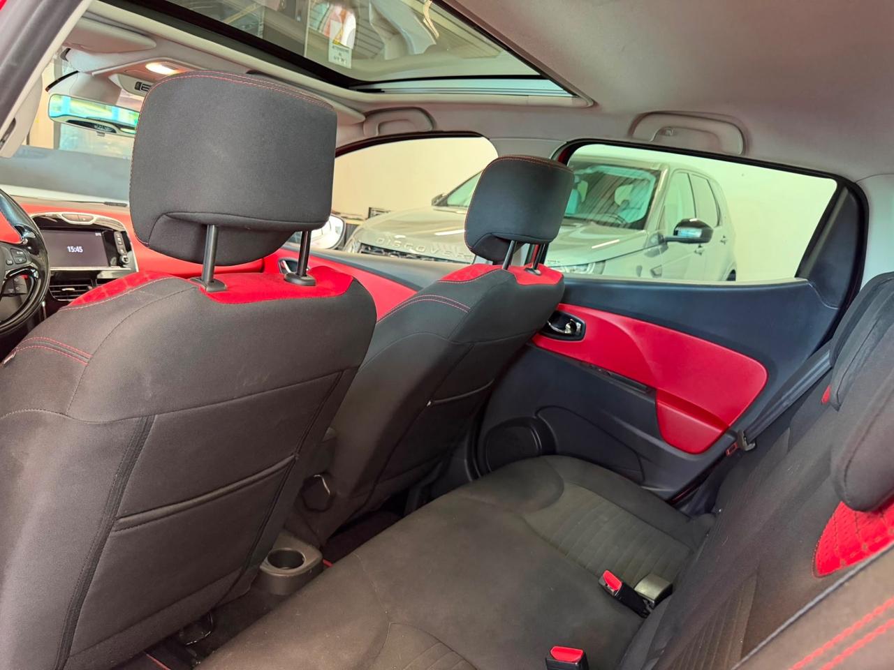 Renault Clio FULL OPTIONAL TETTO PANORAMICO 6690€