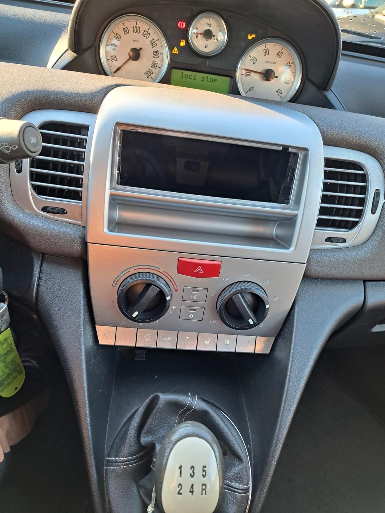 Lancia Ypsilon 1.4 Argento Ecochic GPL