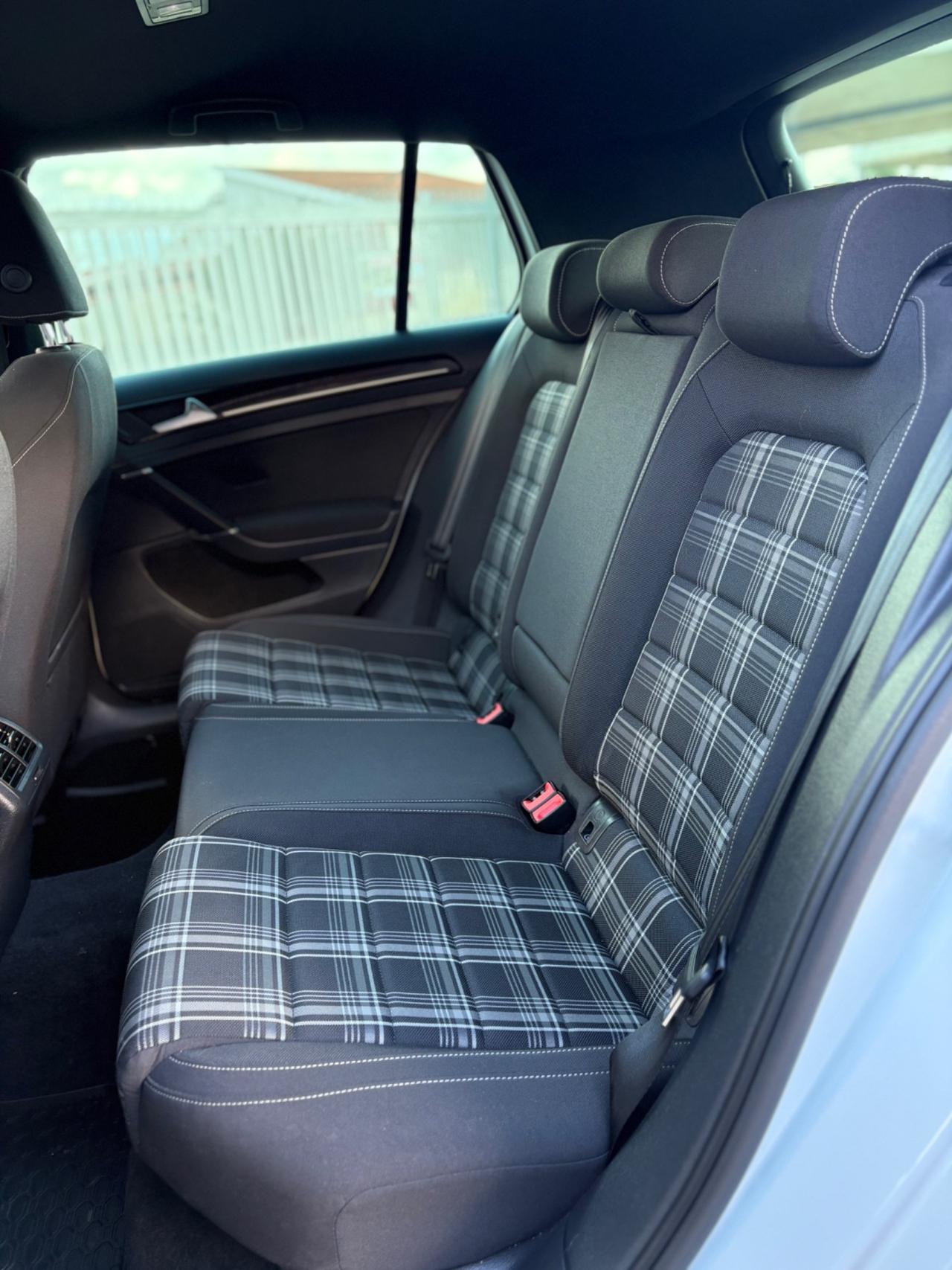 Volkswagen Golf GTD 2.0 TDI DSG 5p.