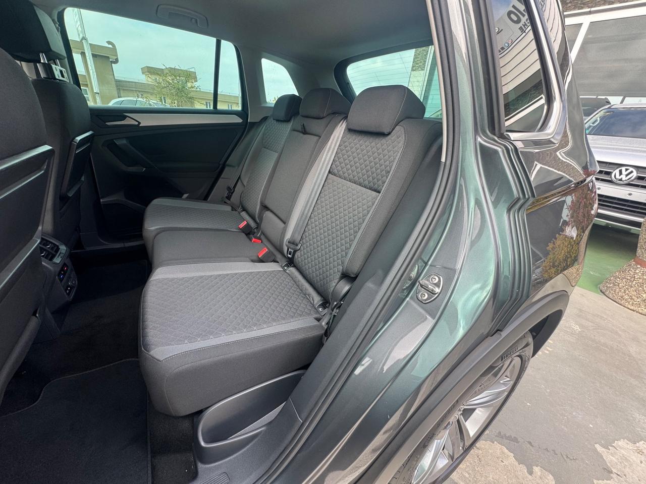 Volkswagen Tiguan 2.0 TDI R-LINE DSG