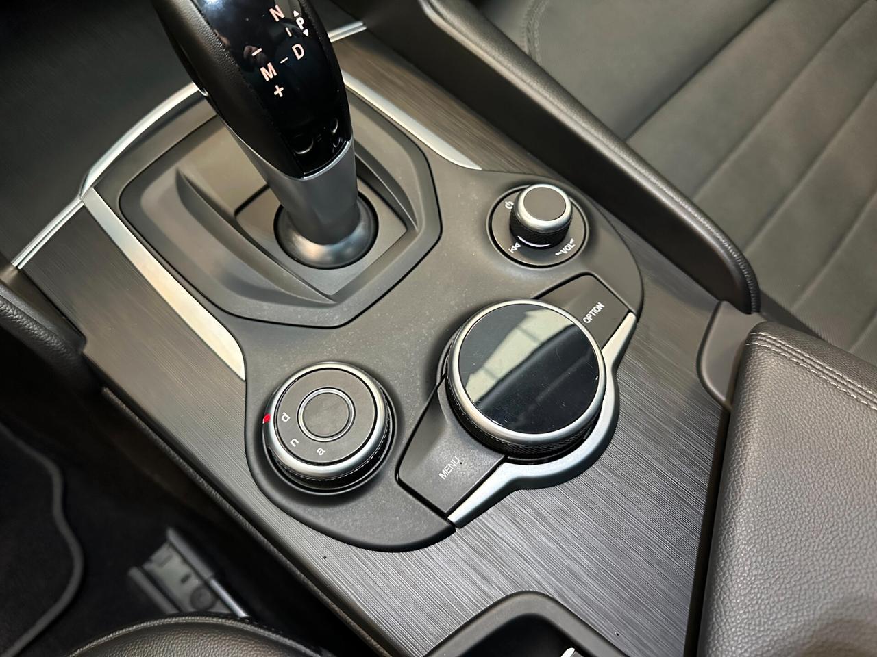 Alfa Romeo Giulia 2.2 Turbodiesel 150 CV AT8 Super PARI AL NUOVO