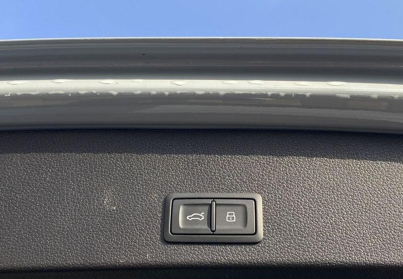 Audi Q2 S Line interno ed esterno 2.0 TDI 116CV s-tronic 30