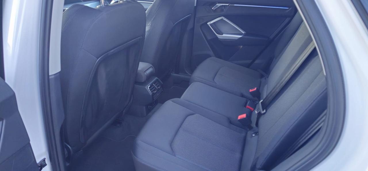 Audi Q3 35 TDI S tronic line edition