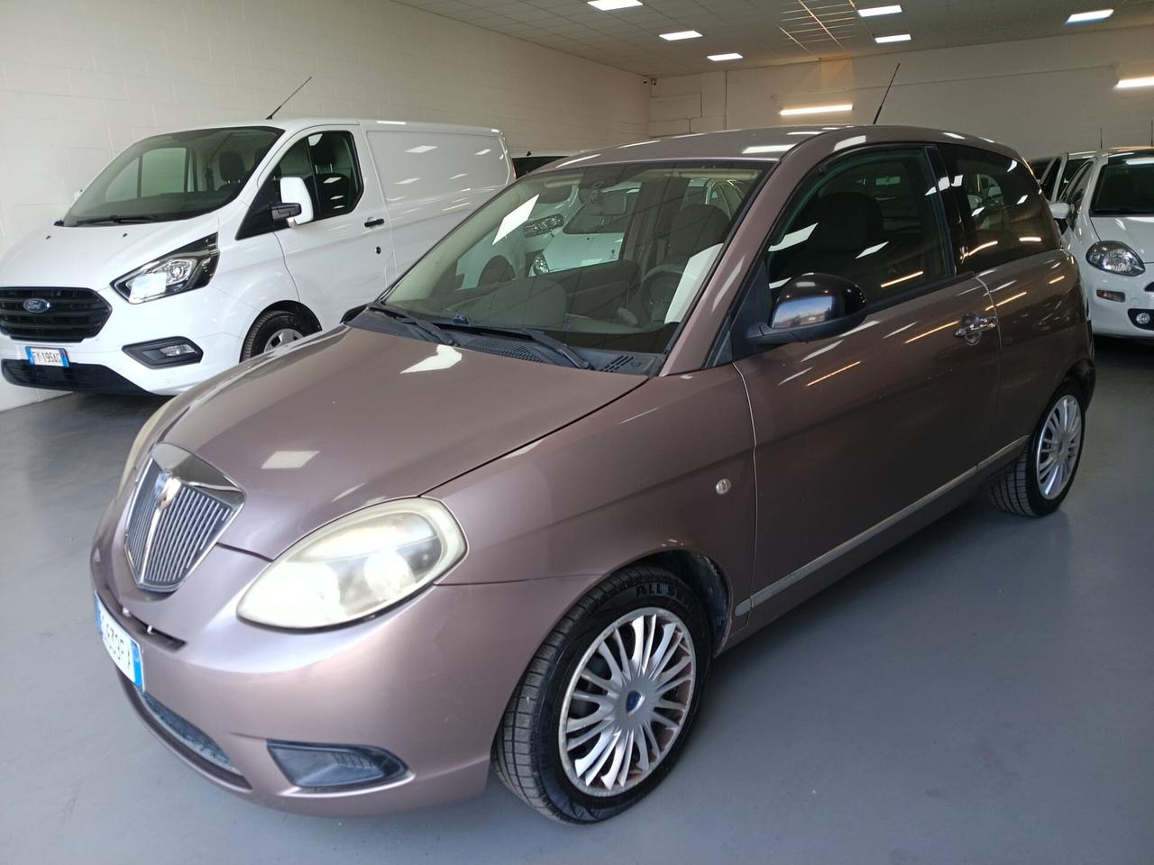 Lancia Ypsilon 1.2 69 CV Platinum