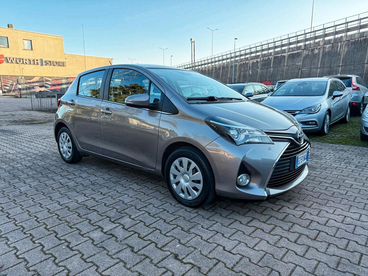 Toyota Yaris 1.3 5 porte TELECAMERA NAVIGA RADIO DIGITALE