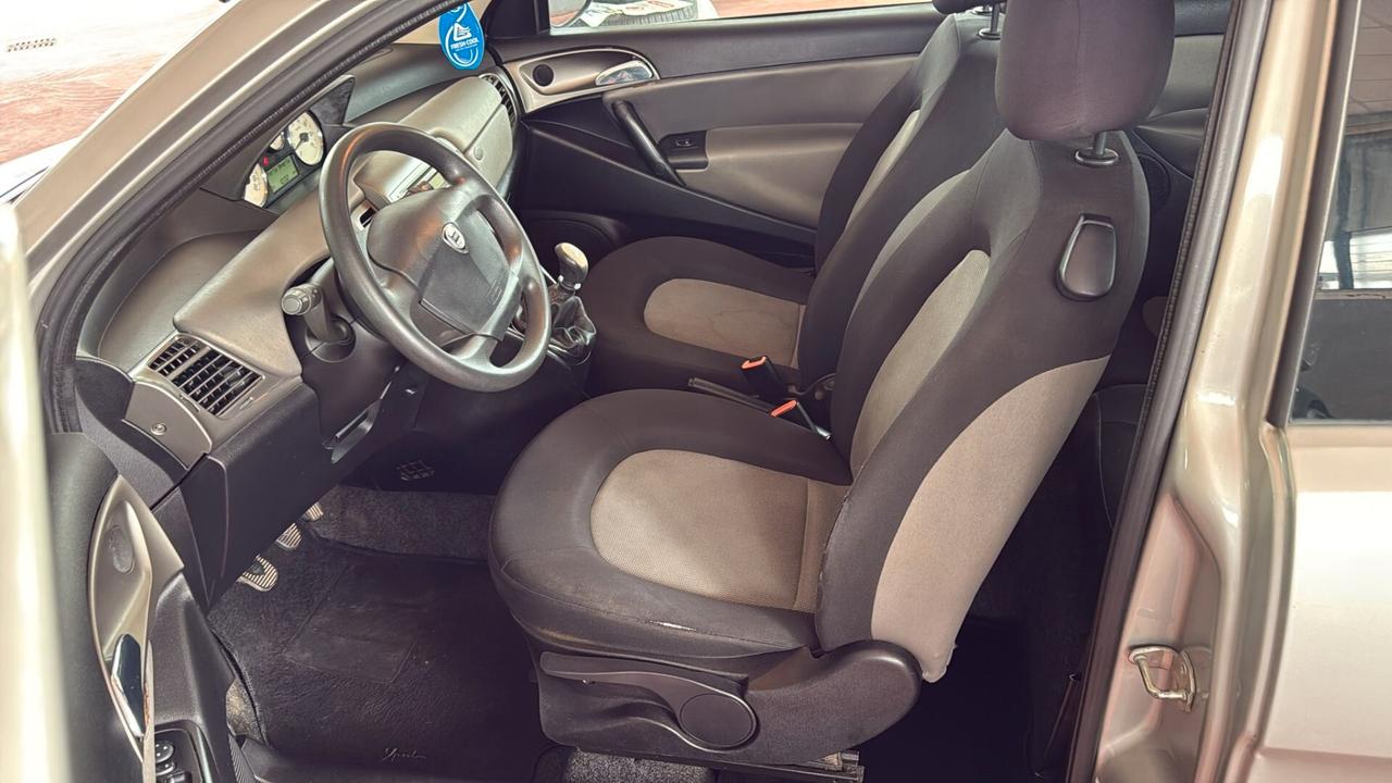 Lancia Ypsilon 1.2 Argento