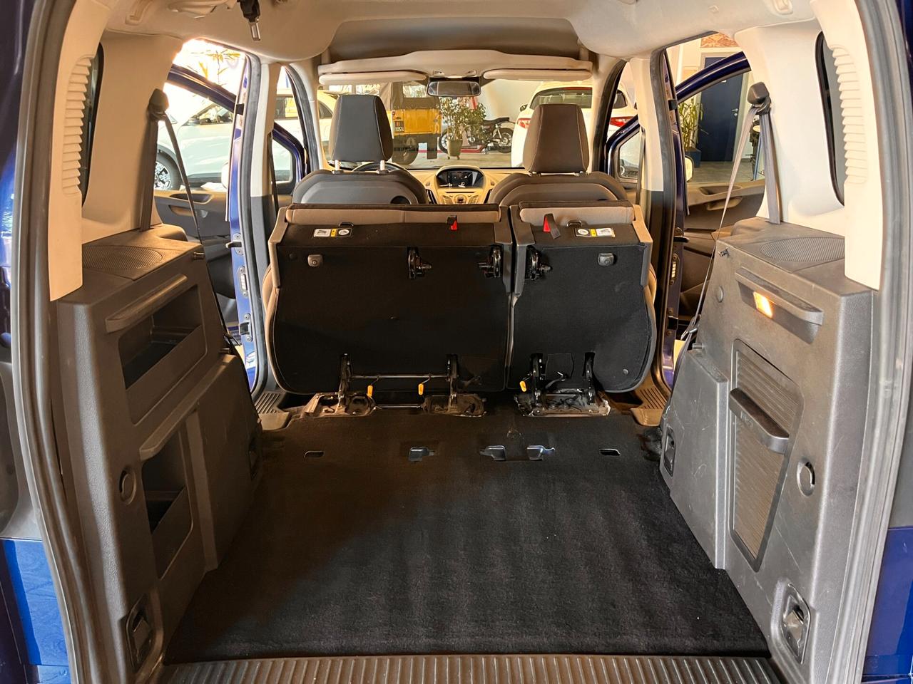 Ford Tourneo Courier 1.0 EcoBoost 100 CV Titanium