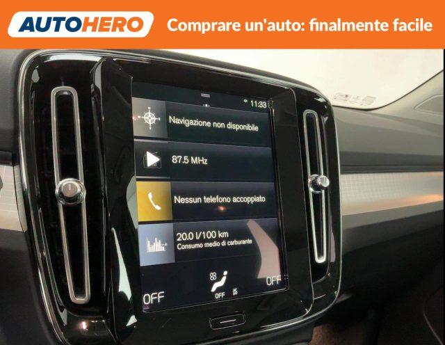 VOLVO XC40 B4 AWD Geartronic Momentum Pro