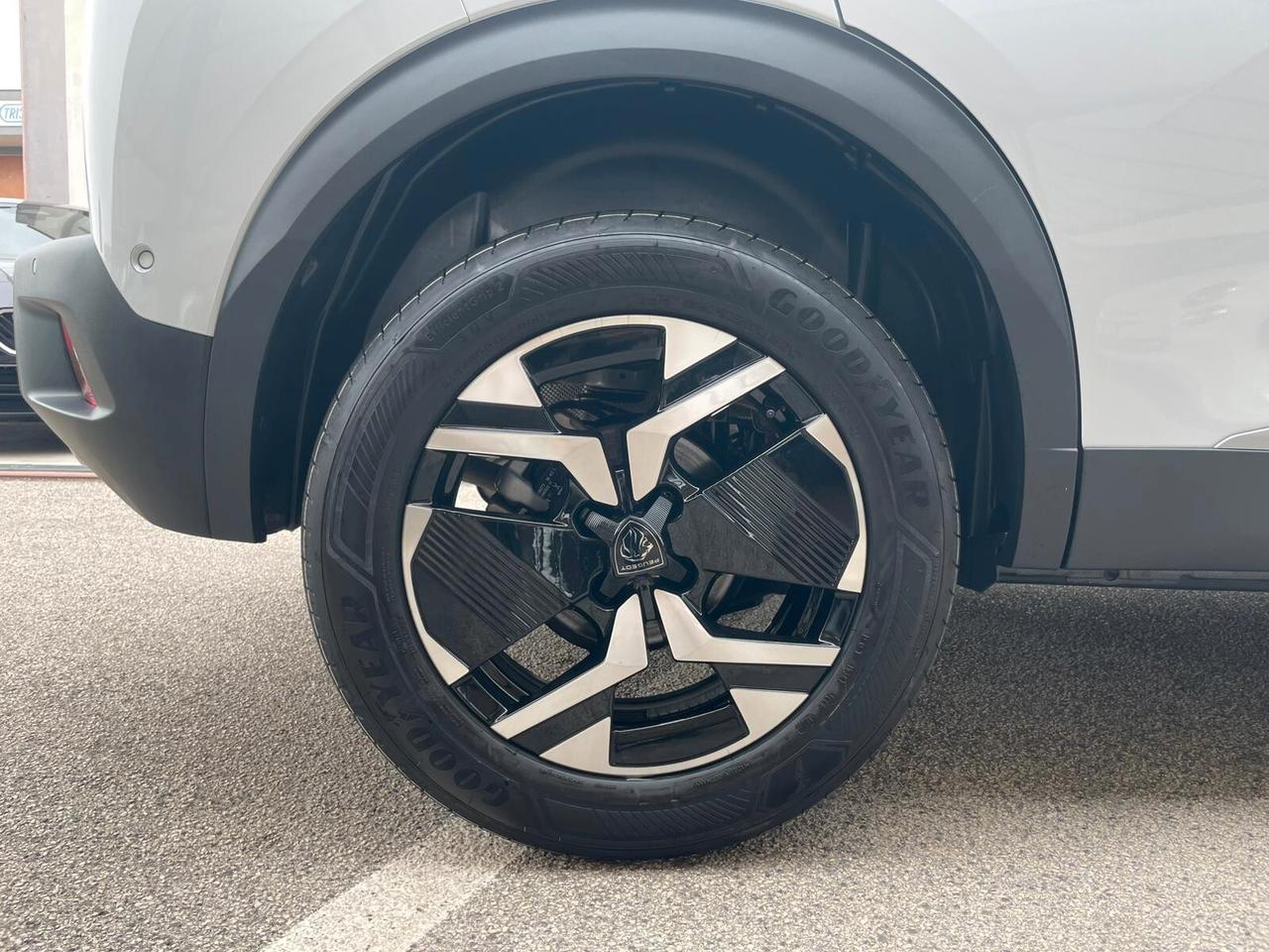 Peugeot 2008 Hybrid 145 e-DCS6 Allure