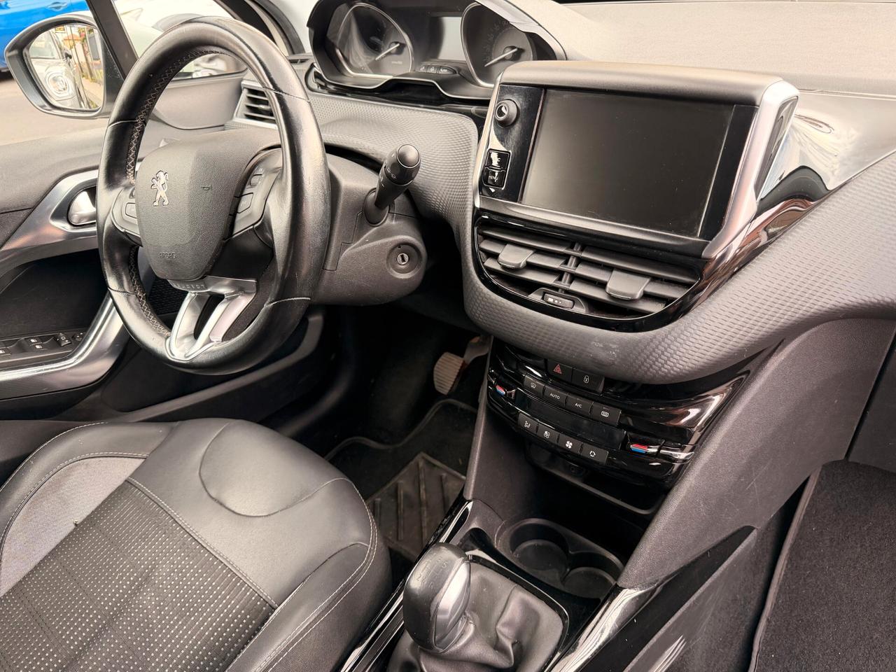 Peugeot 2008 BlueHDi 100 Allure