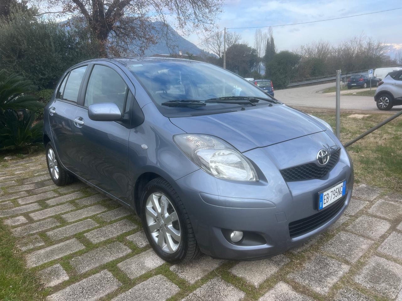 Toyota Yaris 1.4D-4D 90CV AUTOMATICA-2010"UNIPRO"