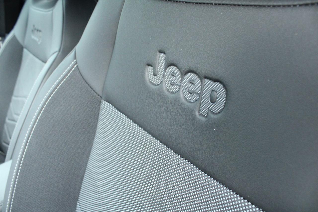 Jeep Avenger 1.2 Turbo 100 CV MHEV Summit