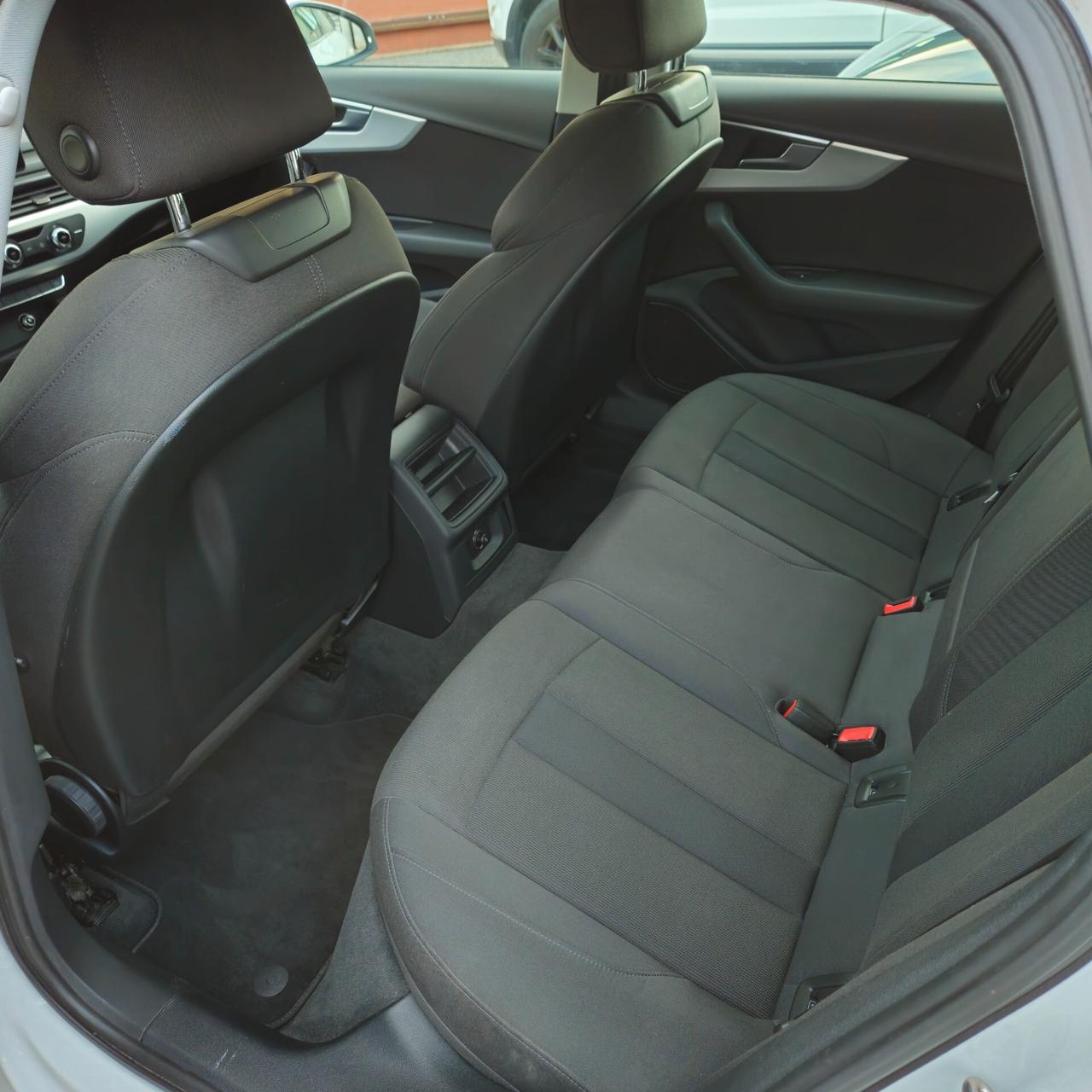 Audi A4 2.0 TDI 150 CV ultra S tronic Business Sport