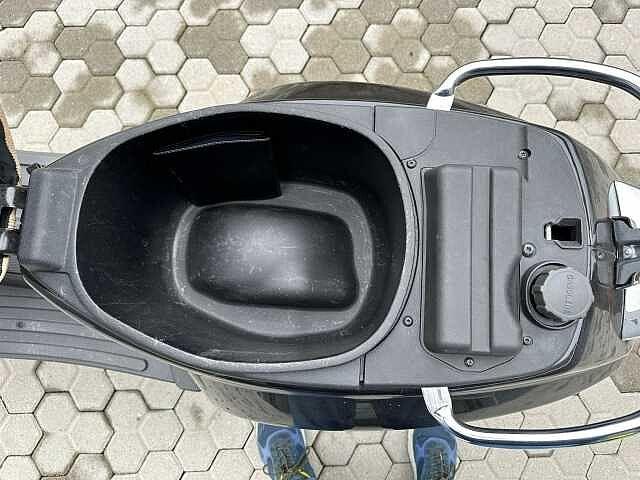 Piaggio Vespa LX 50