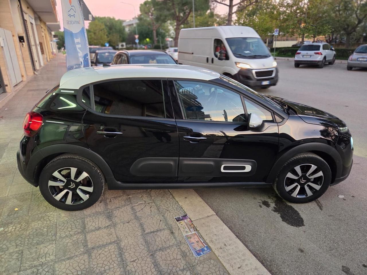 CITROEN C3 1.2 PURE TECH S&S 110 SOLO *7.000* Km