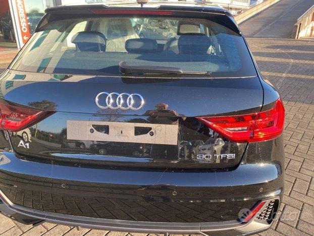 AUDI A1 SPB 30 TFSI Identity Black EDITION