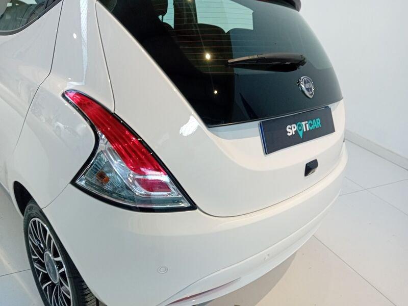 Lancia Ypsilon Ypsilon 1.0 FireFly 5 porte S&S Hybrid Platino