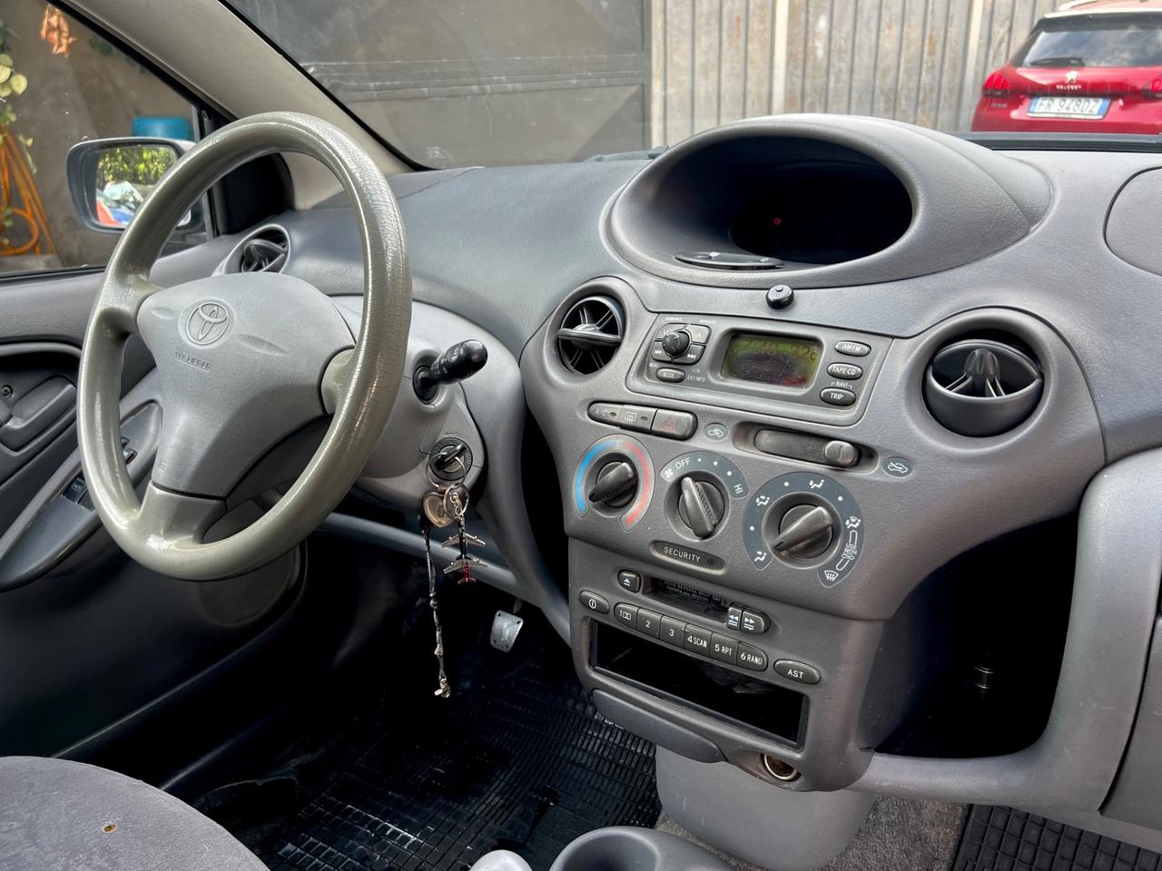 Toyota Yaris 1.4 tdi D-4D cat 3 porte