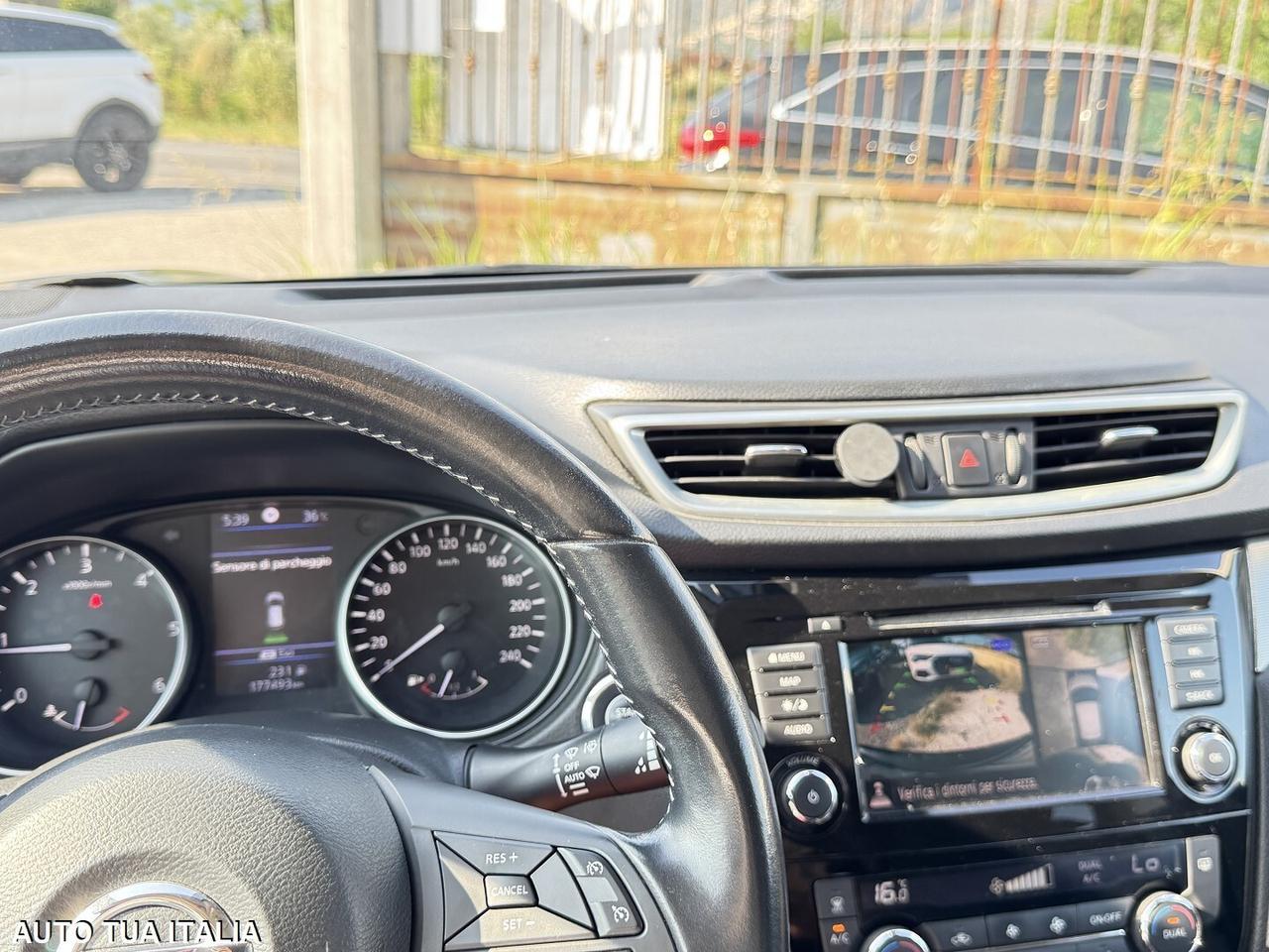 nissan qashqai 1.5 dci tekna tetto navi