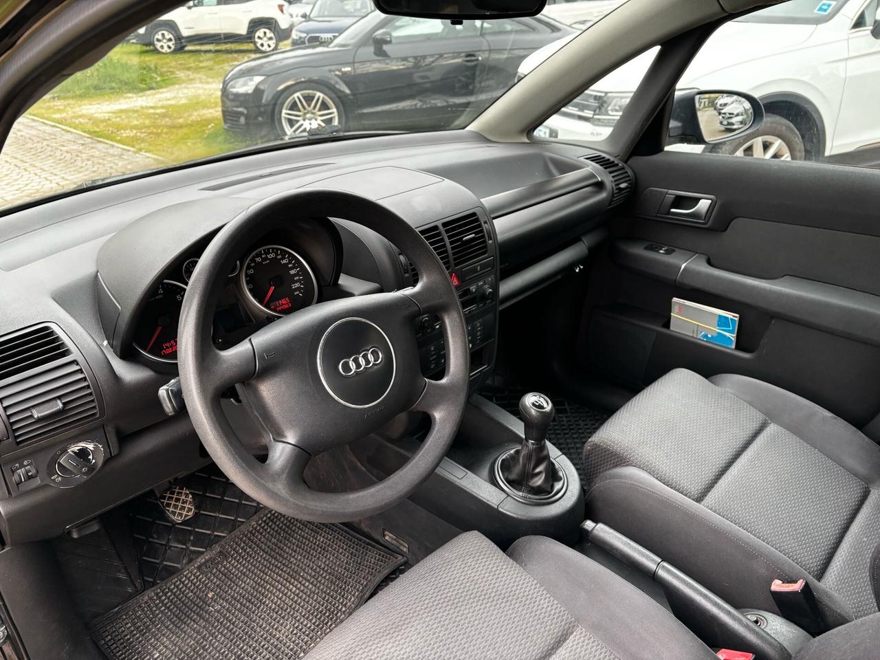 Audi A2 1.4 16V Base SOLO 144.000 KM IDONEA PER NEOPATENTATI PERMUTABILE