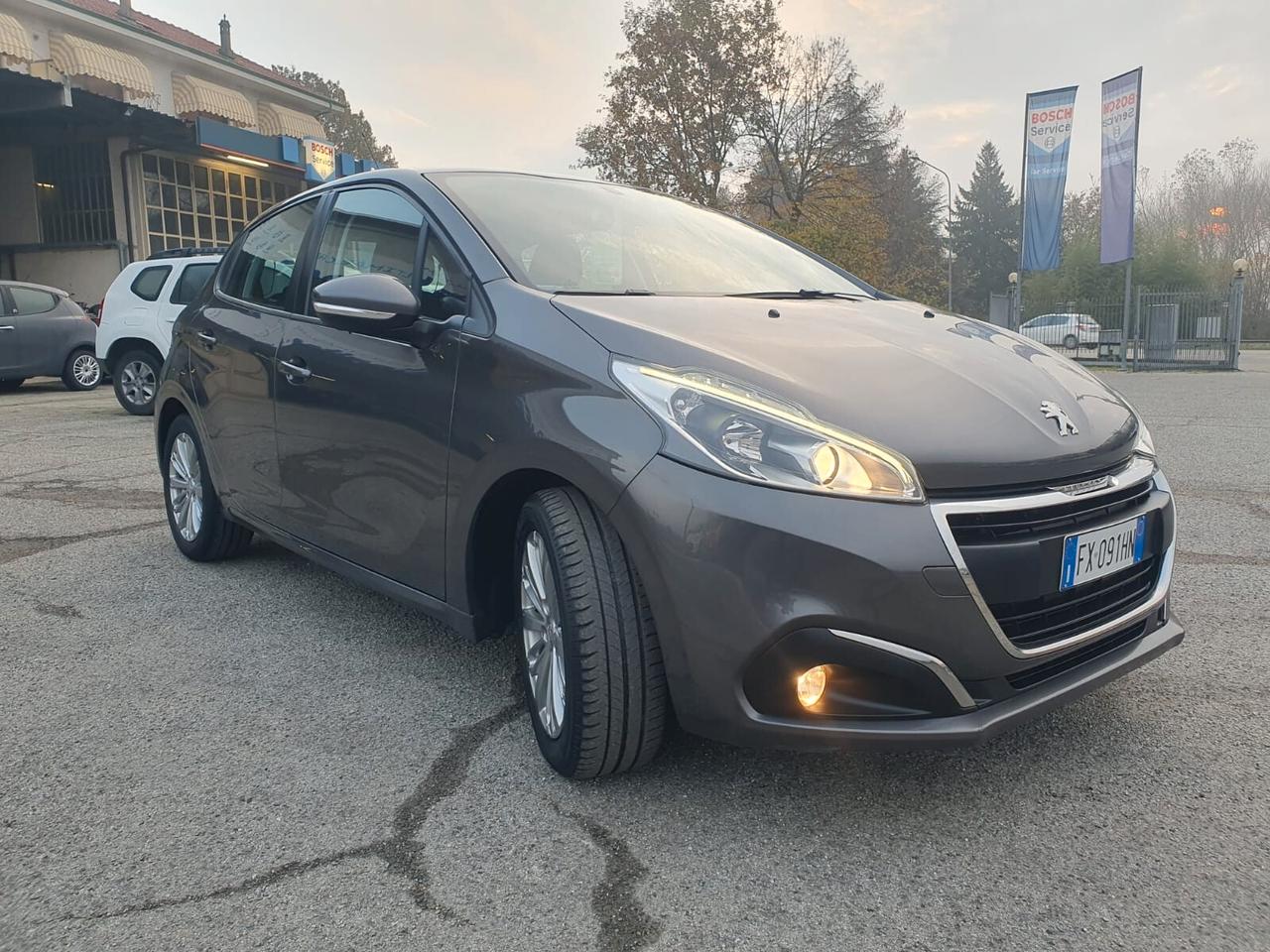 Peugeot 208 PureTech 82 5 porte Allure