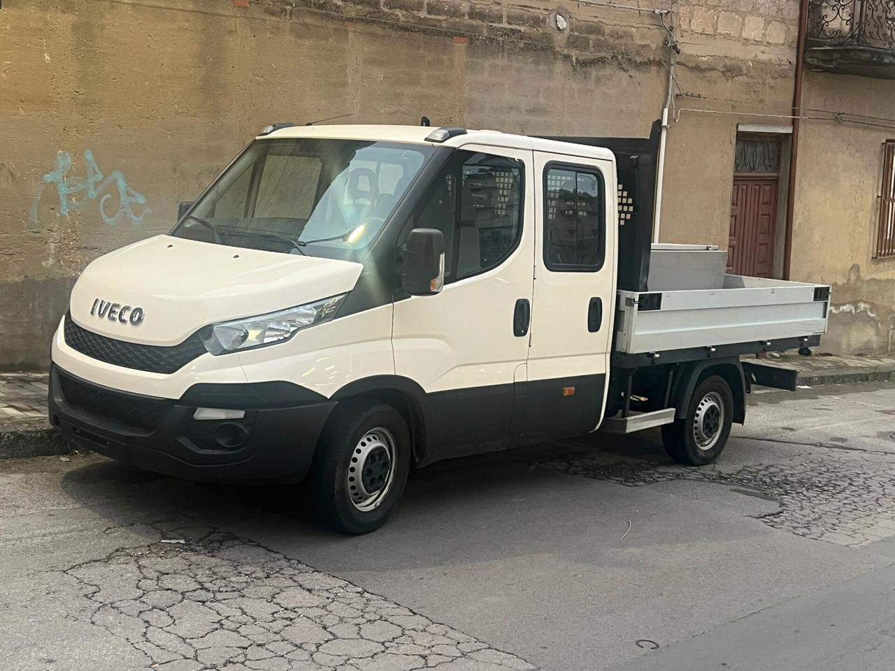 IVECO DAILY 2.3 TDCI 7 POSTI