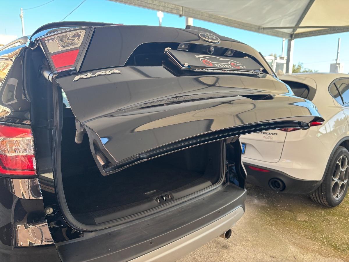 FORD - Kuga - 1.5 TDCI 120CV S&S 2WD ST-Line Bus.