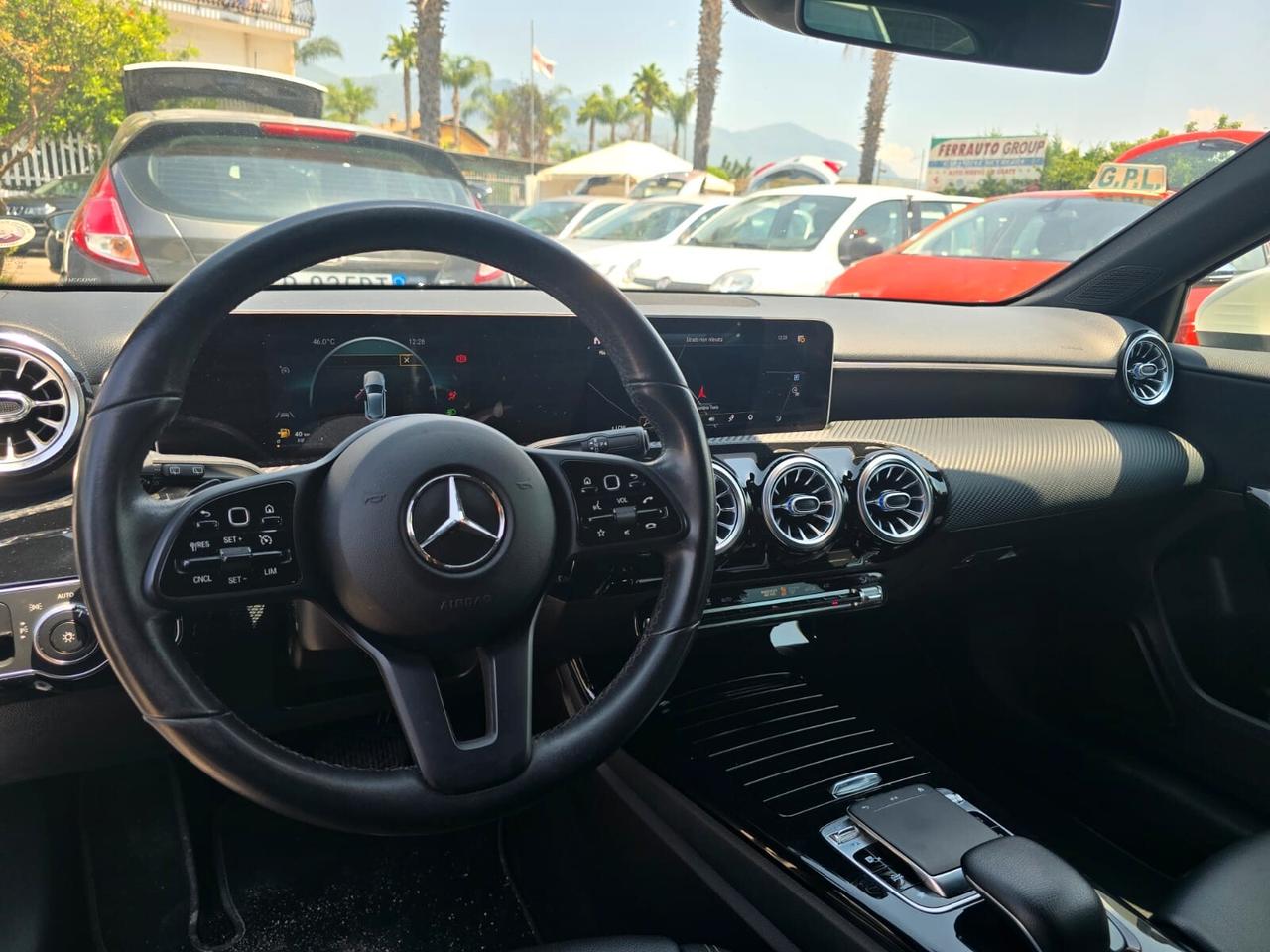 MERCEDES A180CDI 115CV SPORT PACK LUCI