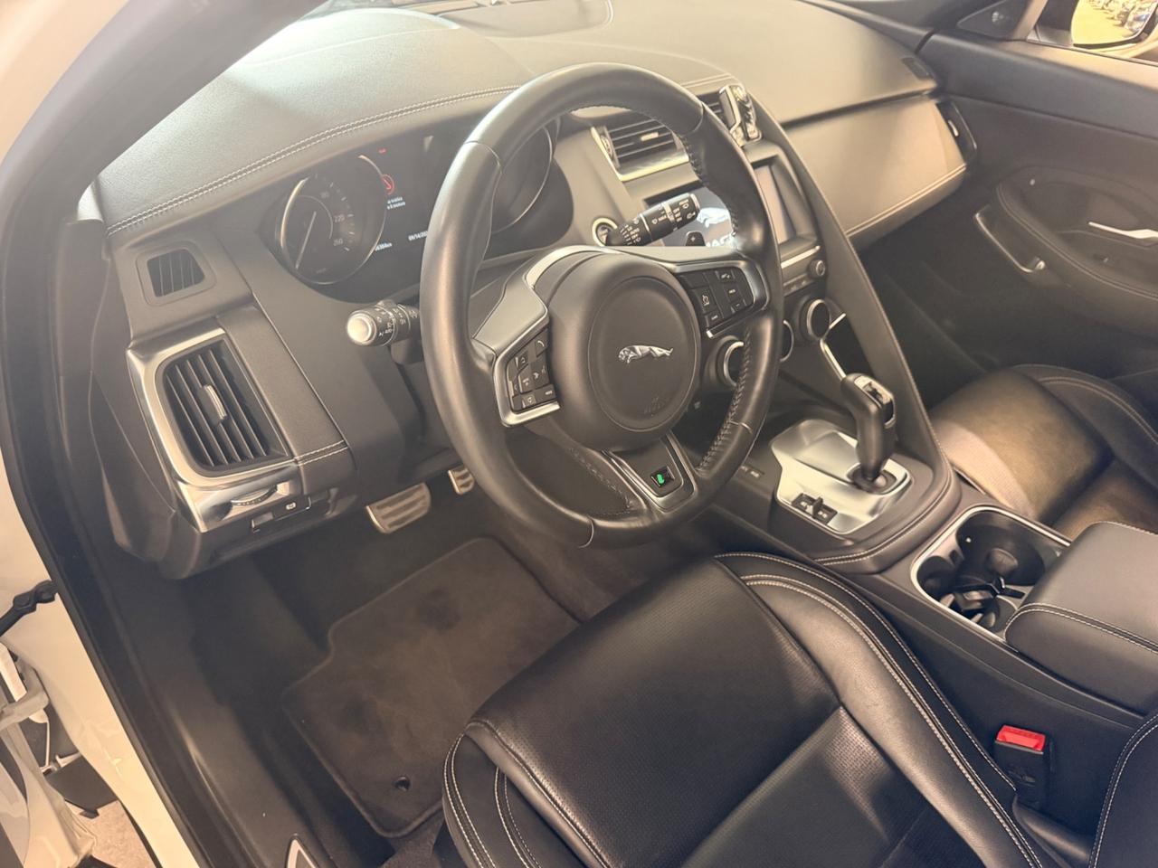 Jaguar E-Pace 2.0D 180 CV AWD R-Dynamic