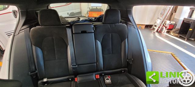 VOLVO XC40 D4 AWD Geartronic R-design