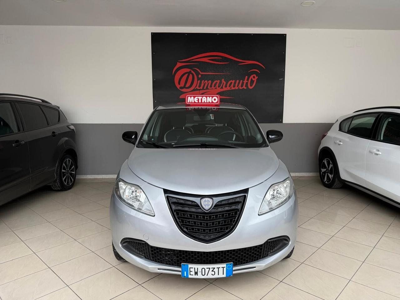 LANCIA YPSILON 0.9 METANO 2014 93.362 KM