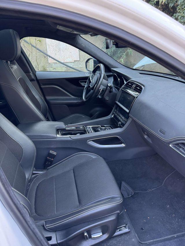 JAGUAR F-Pace 2.0d i4 R-Sport awd 180cv auto my18