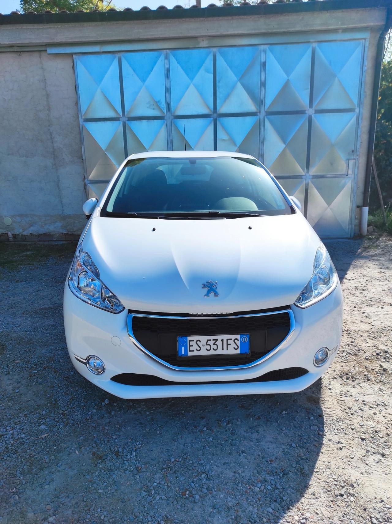 Peugeot 208 1.6 e-HDi 92 CV Stop&Start 3 porte Allure