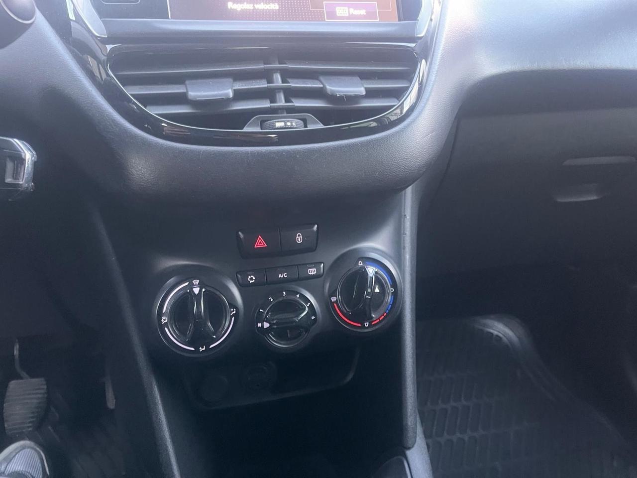 Peugeot 208 1.4 HDi 68 CV 5 porte Business