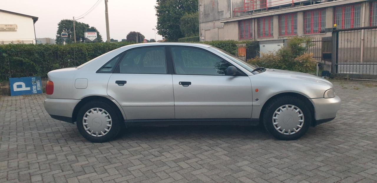 Audi A4 1.8 cat