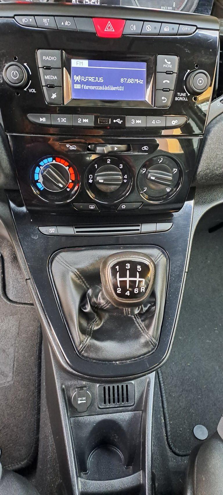 Lancia Ypsilon 1.0 FireFly 5 porte S&S Hybrid Ecochic Silver KM. 18000 AUTO PER NEOPATENTATI