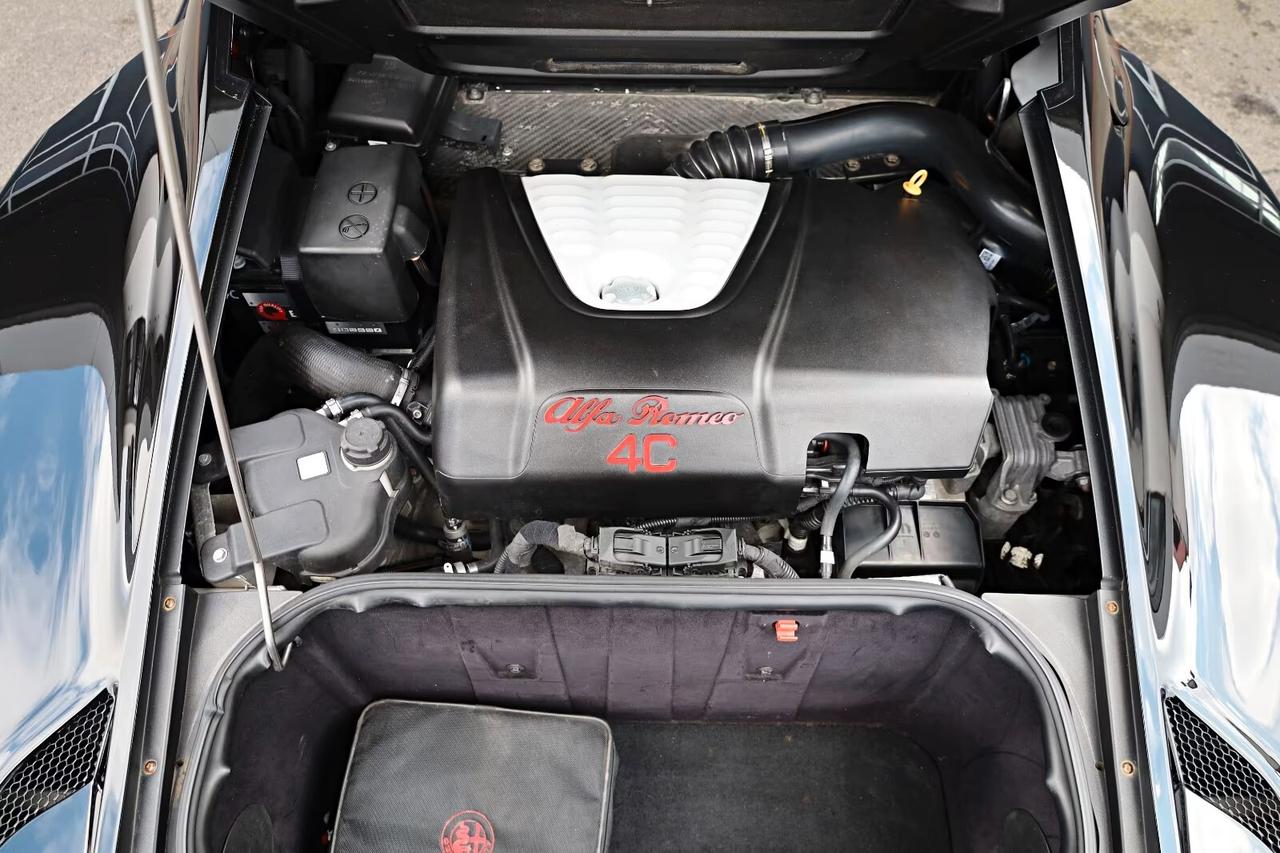 Alfa Romeo 4C 1750 TBi Spider FULL CARBON/ALPINE/RETROCAMERA