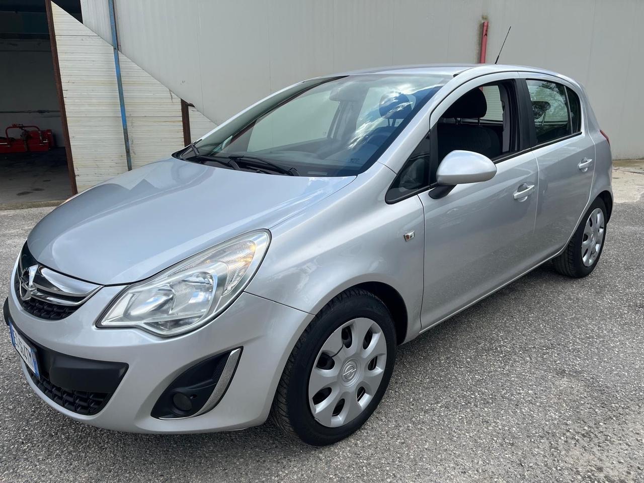 Opel corsa 5 P-1.2 benz. Km 100000-2013