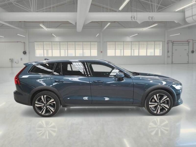 VOLVO V60 CC (2018-2024) V60 Cross Country B5 A...
