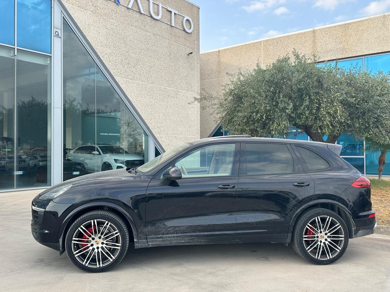 Porsche Cayenne 3.0 Anticipo €9.900 pagamento personalizzato