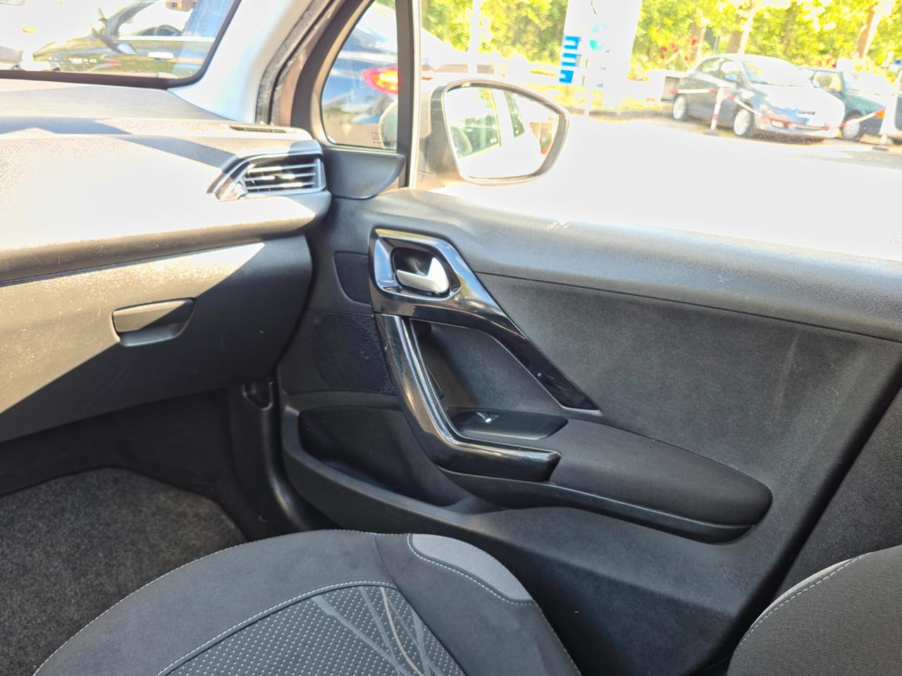 Peugeot 208 1.2 VTi 82 CV 5 porte Allure 2013-E5B Manuale NEO