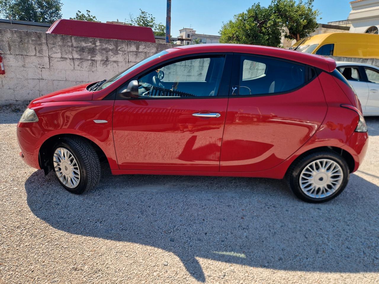 Lancia Ypsilon 1.2 69 CV 5 porte Silver-2018
