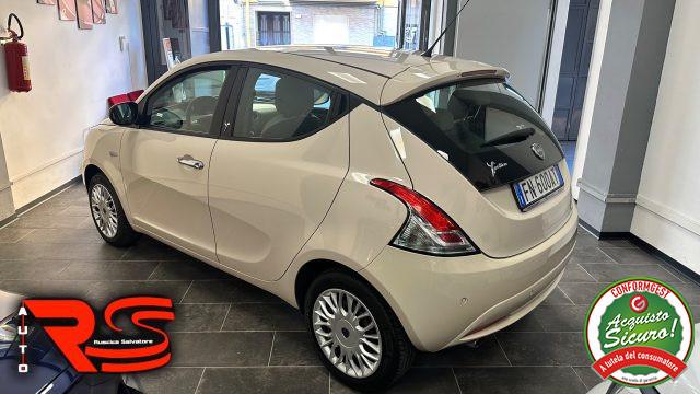 LANCIA Ypsilon 1.2 69 CV 5 porte Gold Adatta Neopatentati
