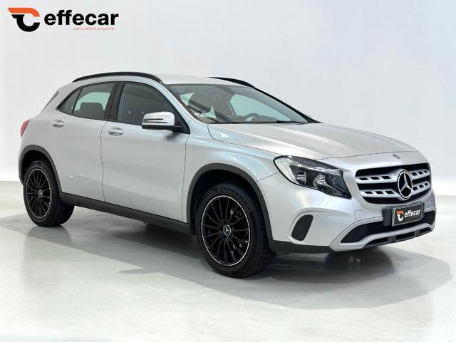 MERCEDES-BENZ GLA 200 d Automatic 4Matic Premium