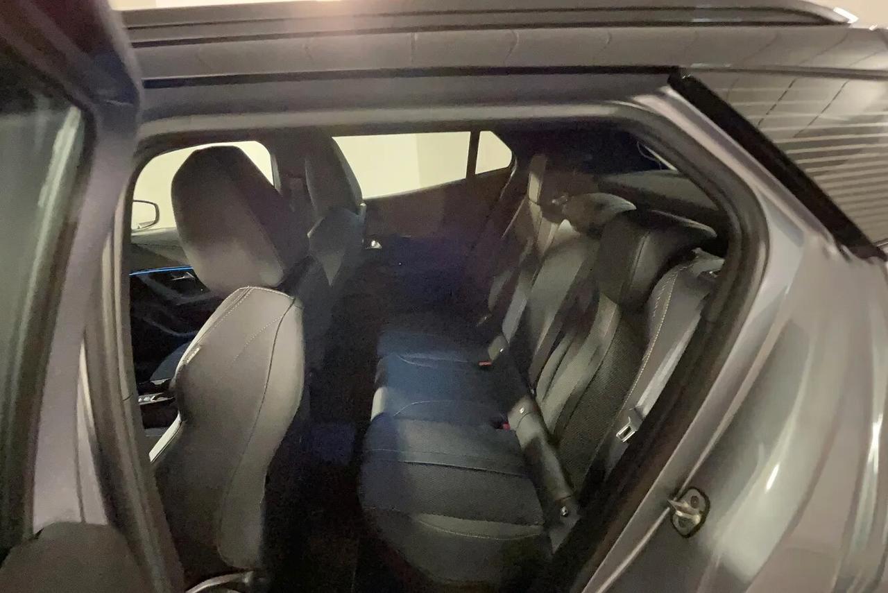 Peugeot 2008 motore elettrico 136 CV Active
