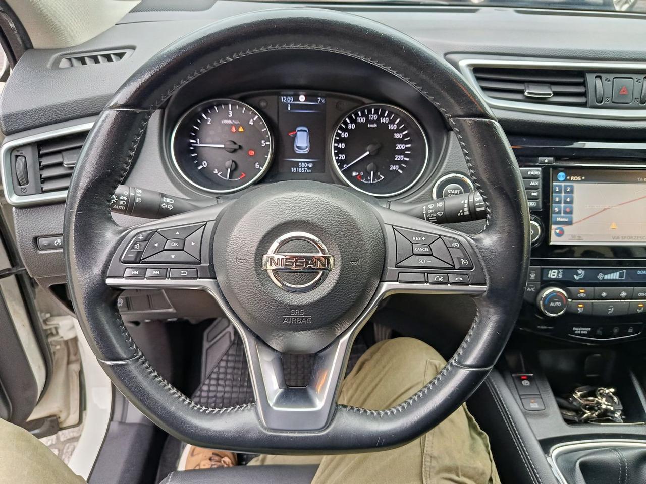 Nissan Qashqai Business Plus 1.6 dCi #8740