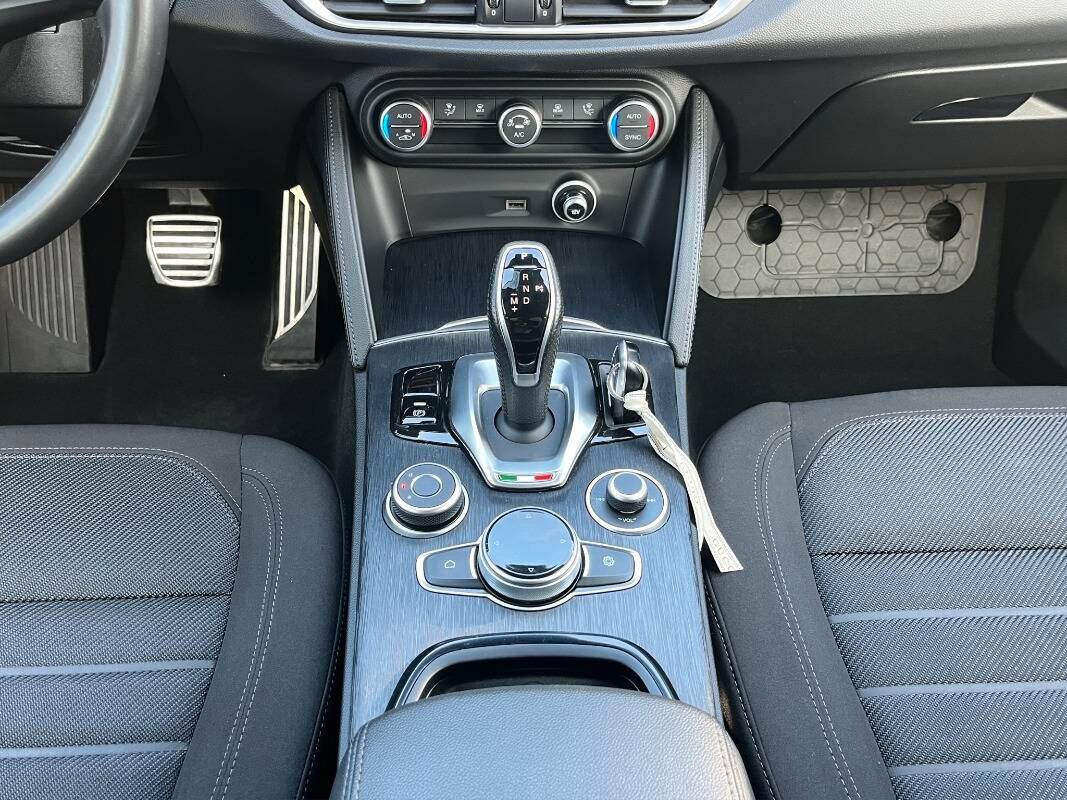 Alfa Romeo Stelvio 2.2 t Super rwd 160cv auto