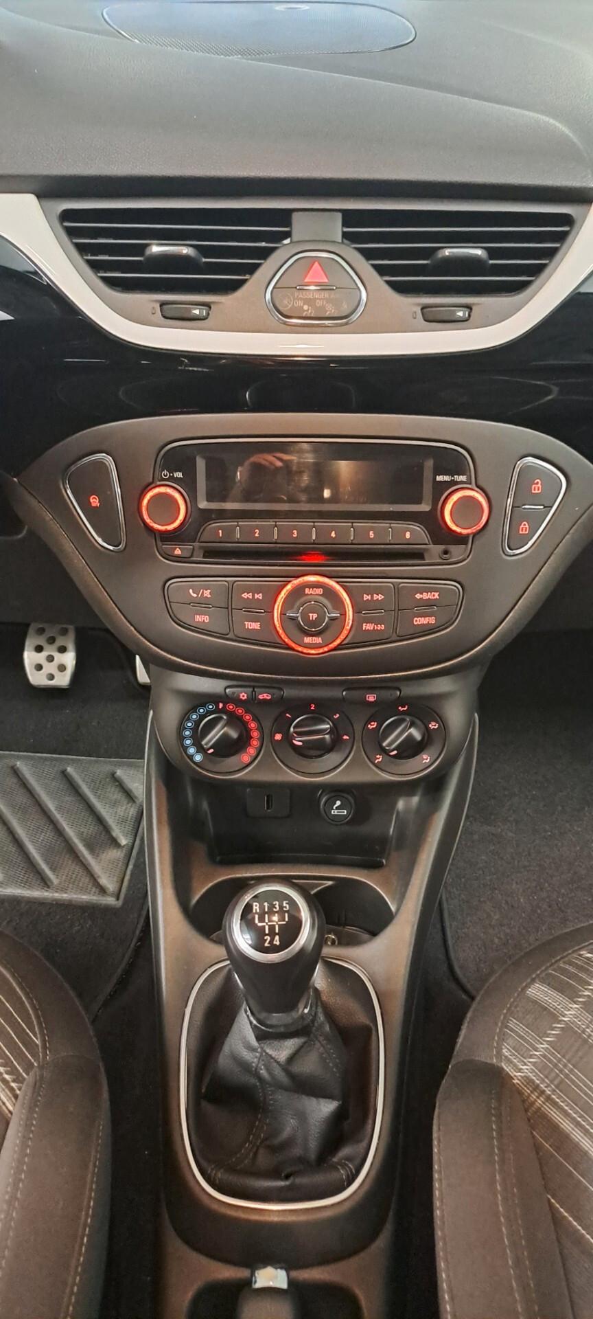 Opel Corsa 1.2 5 porte b-Color