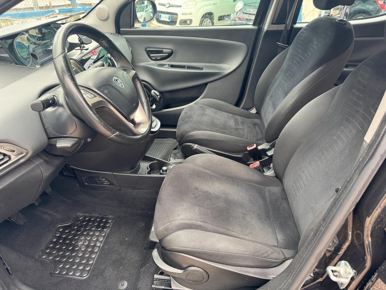 Lancia Ypsilon 0.9 TwinAir 85 CV 5 porte Metano Ecochic Gold 11/2015 1 prop. nord italia km certificati